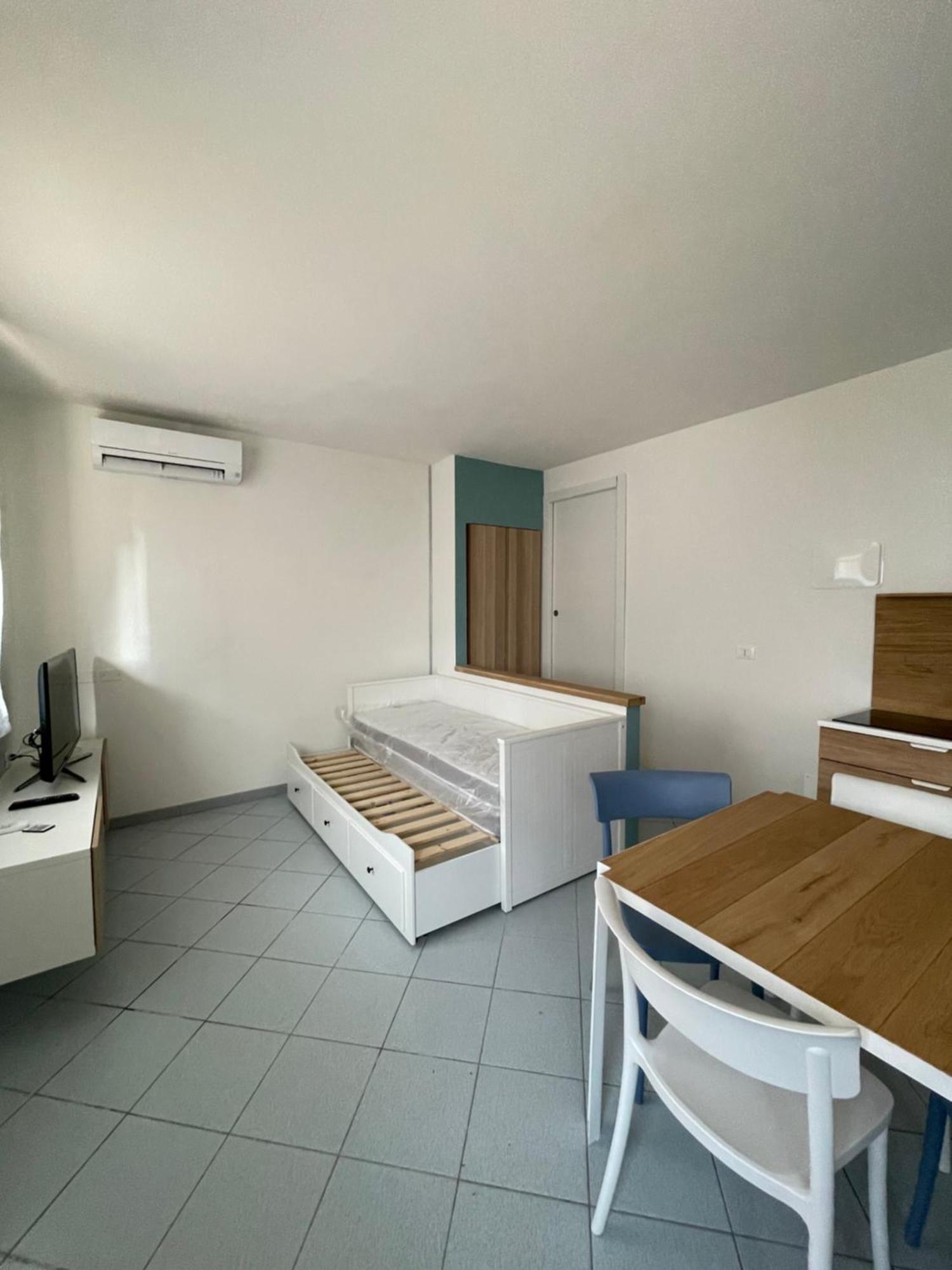 The Ugly Duckling Apartment ดอร์เมลเล็ตโต ภายนอก รูปภาพ